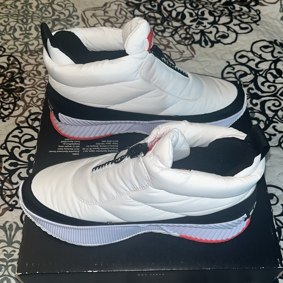 Sorel Out & About Puffer Bootie - Picture 3 of 6